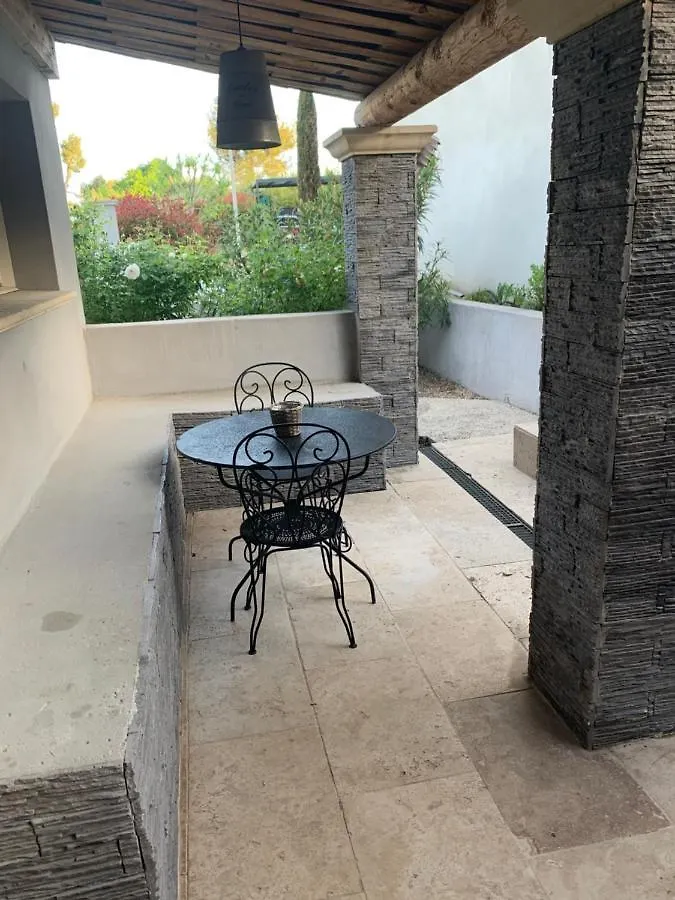 Studio Isabelle Hotel Carpentras Guest house